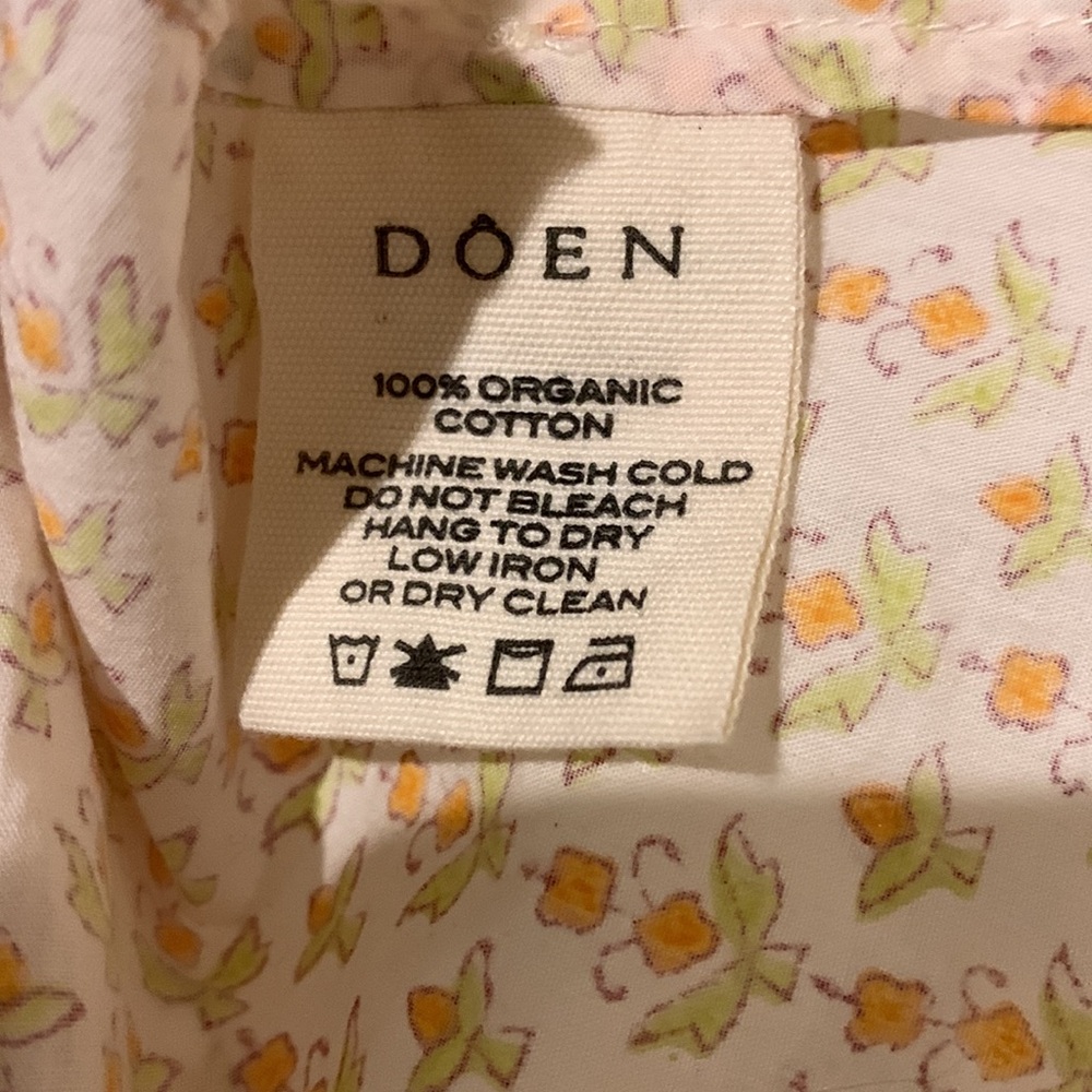 Doen June Top in Marigold Meadows - Peach Floral Puff-Sleeve Blouse - Picture 10 of 12